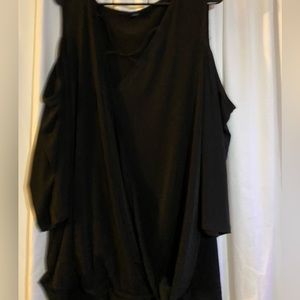 Torrid Black cold shoulder top size 4